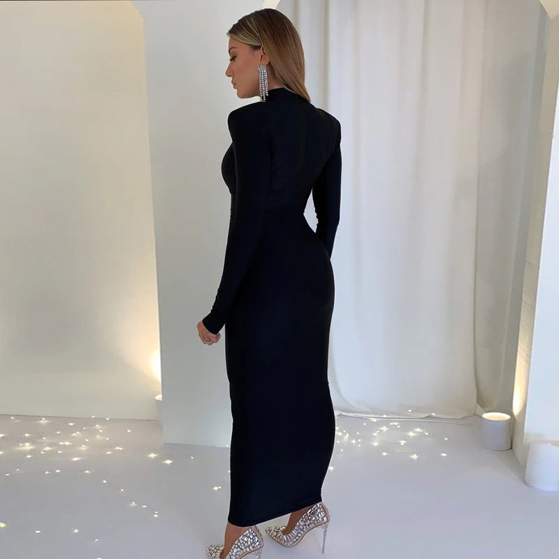 ESTELLE | Elegantes Maxikleid mit Rollkragen & Statement-Schultern