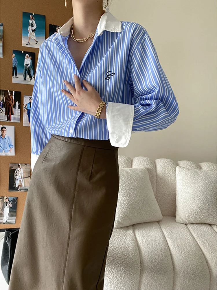 Chemise à Rayures Bleues pour Femme LANMREM – Boutonnage Simple et Élégant